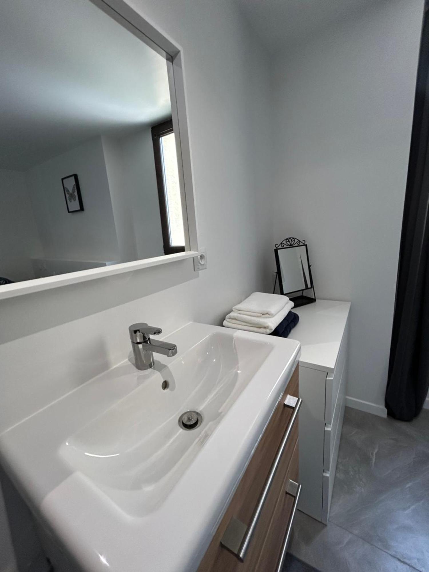 Residence "A Torbia" , 4 Appartements De 2 A 6 Personnes La Turbie Zimmer foto